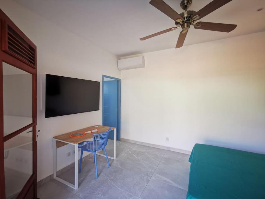 Studio Koton - 3 Etoiles - Deshaies Centre エクステリア 写真