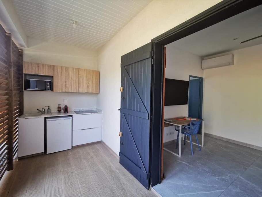 Studio Koton - 3 Etoiles - Deshaies Centre エクステリア 写真
